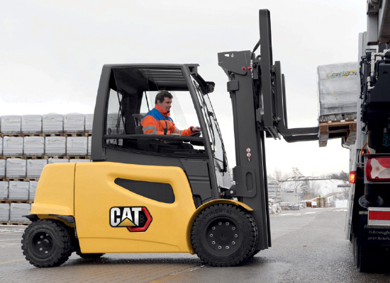 cat-2epc8000-lift-truck-safety
