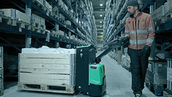 mit-pedestrian-pallet-trucks-productivity