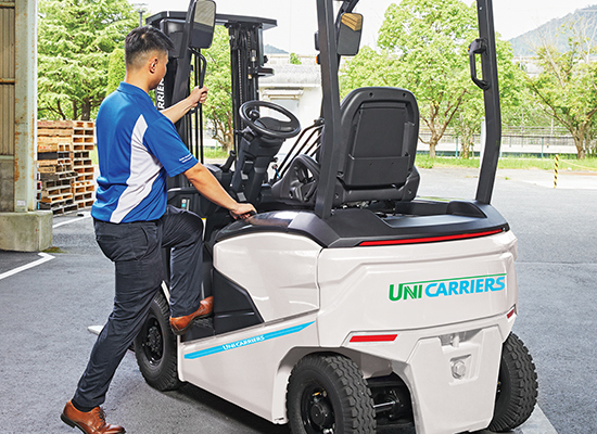 8entering forklift 550x400